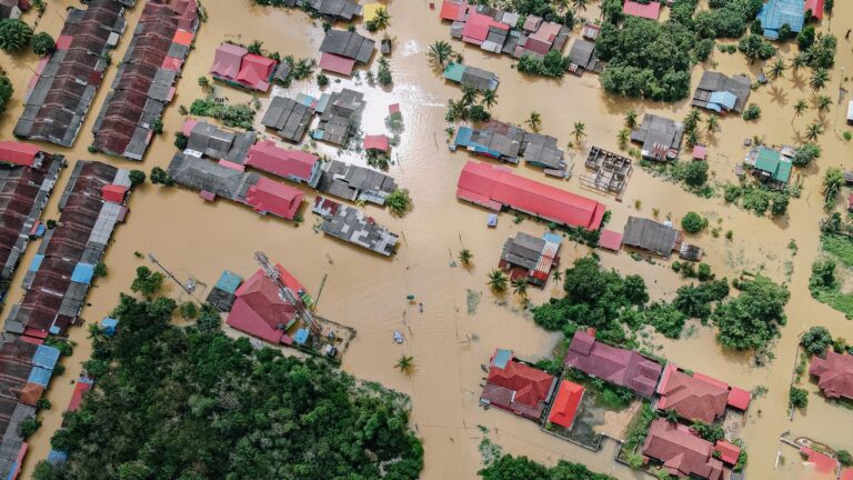 10 Arti Mimpi Banjir Menurut Islam Pertanda Buruk