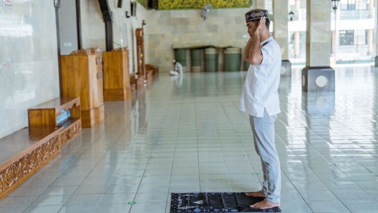 Cara Menjamak Sholat Dzuhur Di Waktu Ashar Dan Syarat Sahnya