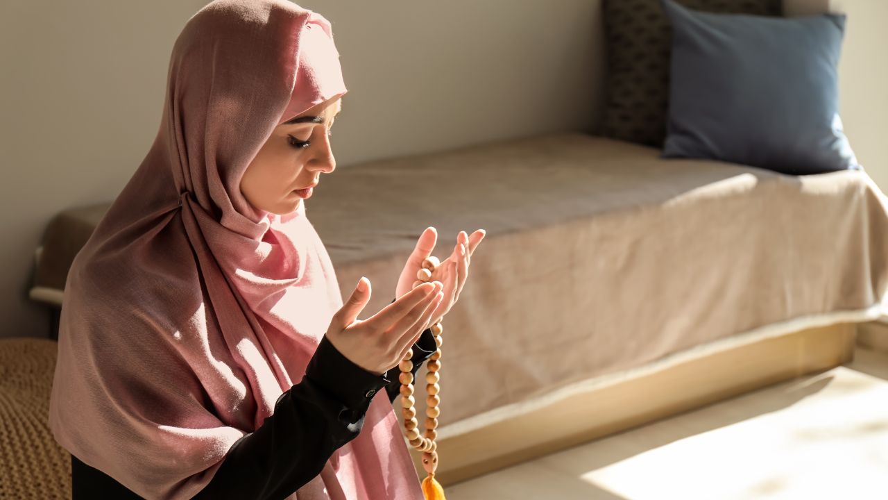 Bacaan Doa Keluar Rumah: Arab, Latin dan Artinya