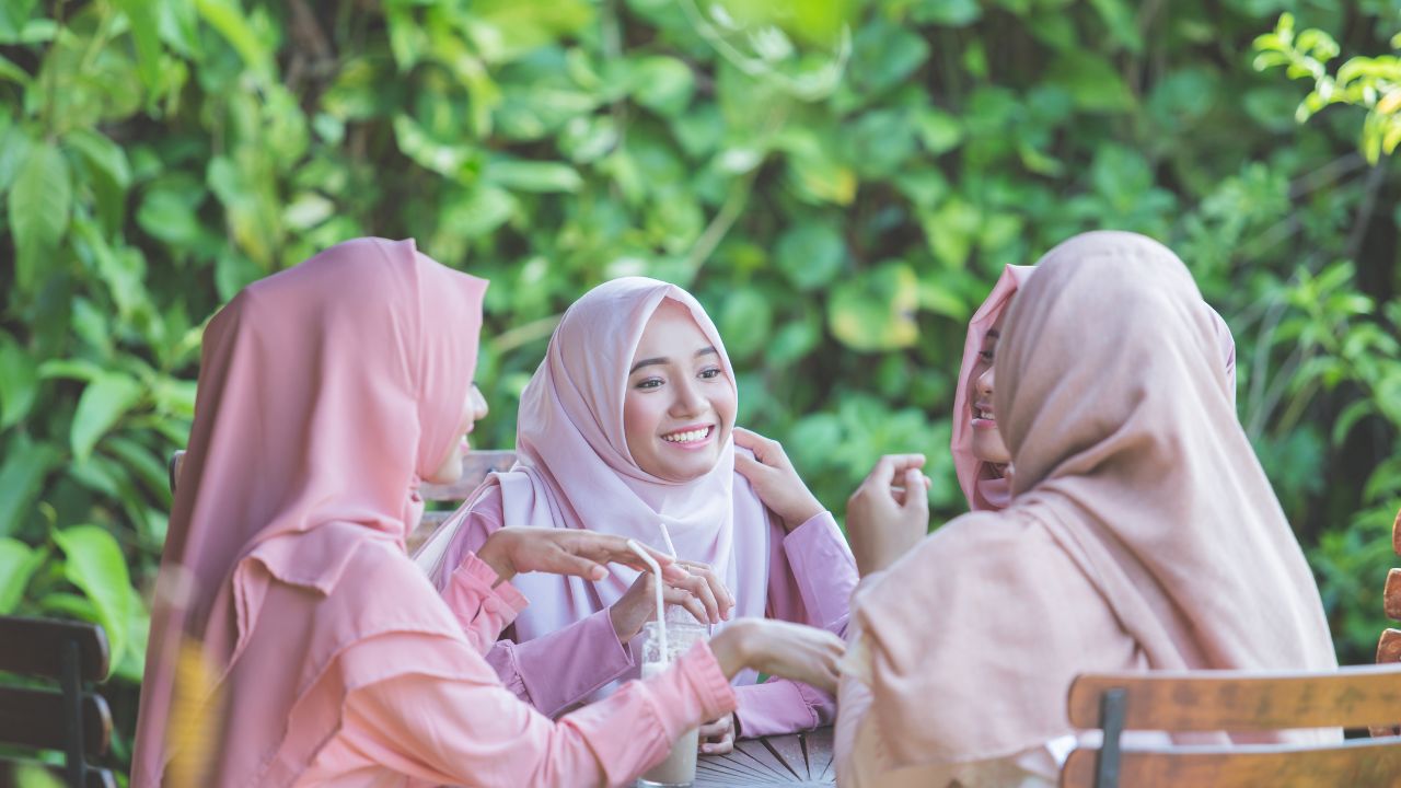 10 Adab berbicara dalam Islam, Untuk Pria dan Wanita