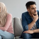 Hukum Suami Lebih Mementingkan Ibunya Daripada Istrinya