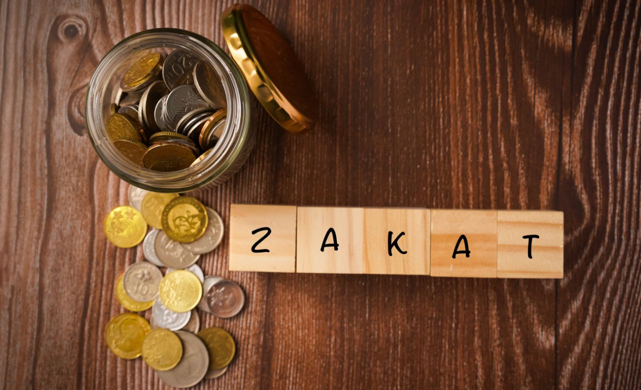 Zakat Penghasilan: Besaran, Nisab, Hukum, dan Cara Menghitung 