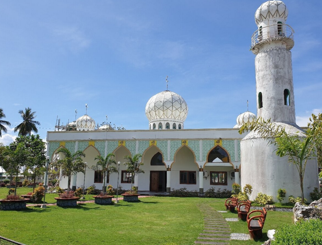 1. Masjid Syekh Karim al-Makdum