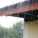 Hukum Air Hujan Jatuh ke Tanah Tetangga dalam Islam