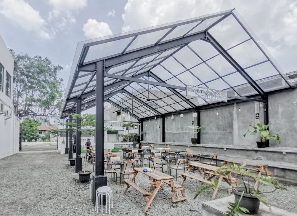 Konsep Cafe Outdoor Tropical