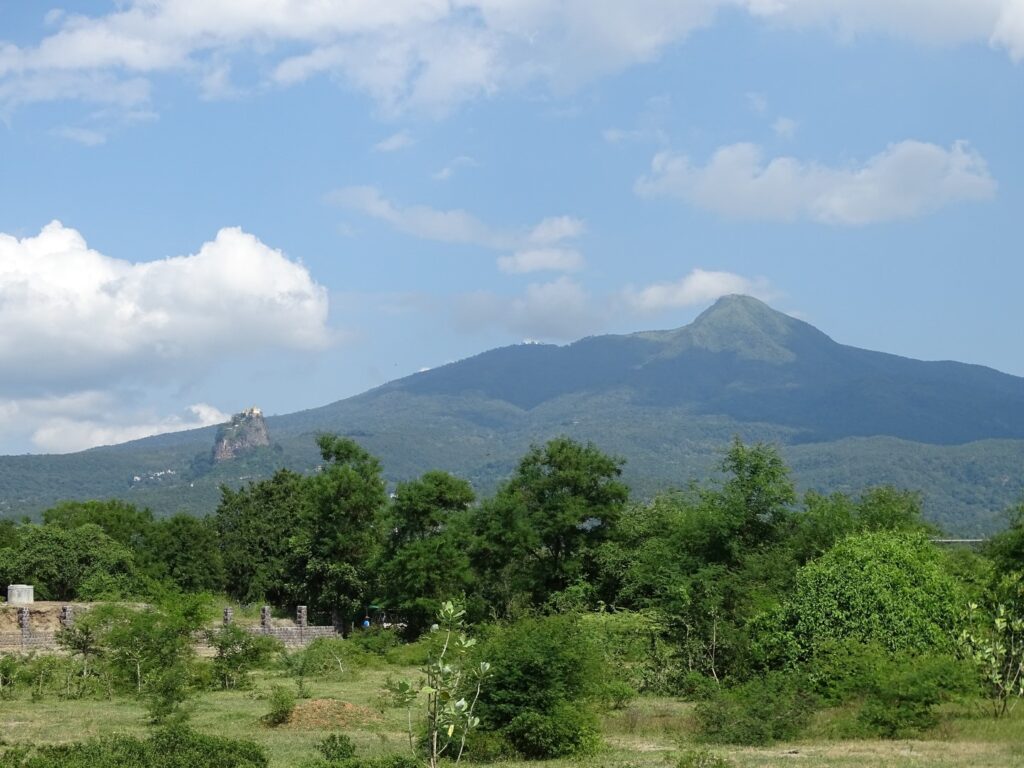 Gunung Hkaru Bum