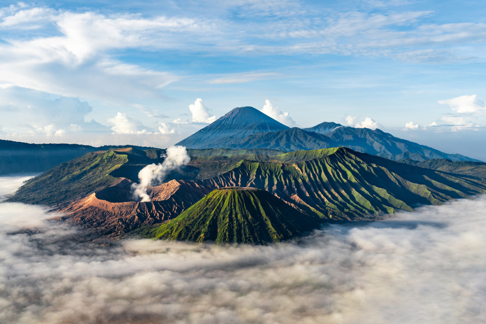 7 Gunung Tertinggi Bali, Panorama Bak Surga hingga Dianggap Suci