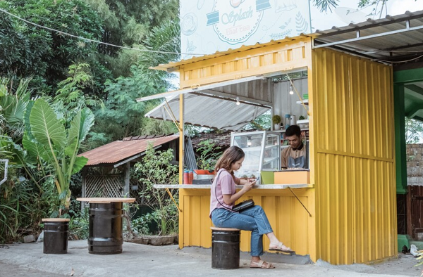 warung kontainer jajanan ringan