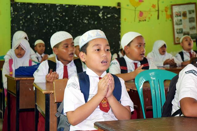 Murid berdoa