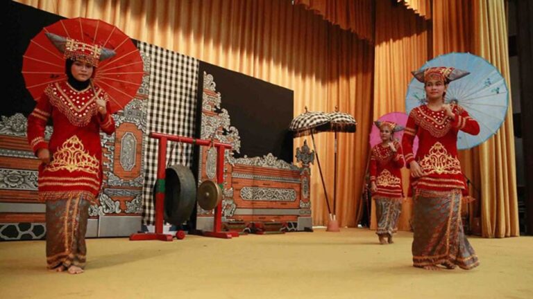 10 Tari Tradisional Sumatera Barat Yang Populer Serta Filosofinya