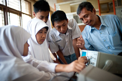 Perbedaan STM dan SMK serta Konsep Pembelajarannya