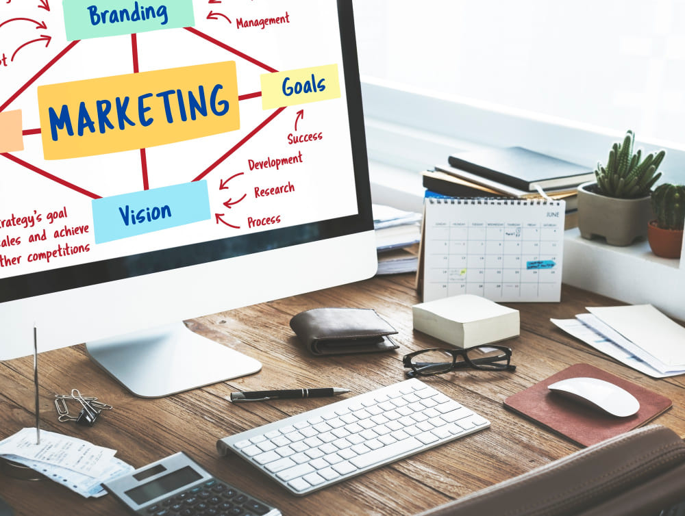 Apa Itu Marketing Mix? Definisi, Konsep, Tujuan dan Contohnya
