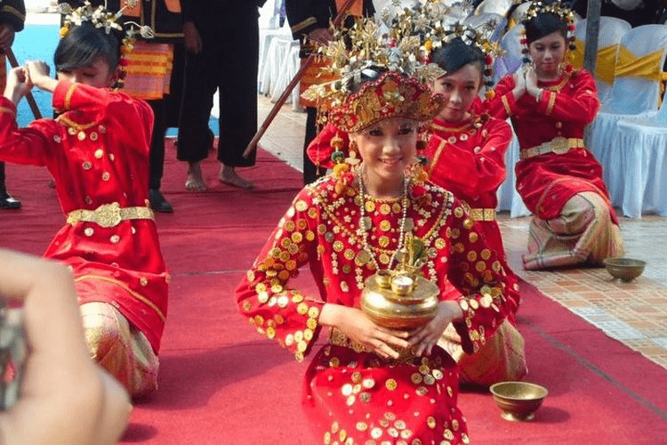 Gerakan Tari Sekapur Sirih