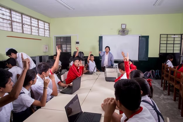 Kegiatan Guru dan Peserta Didik di dalam Kelas 