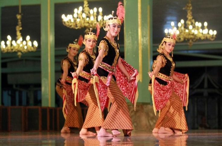 Tari Serimpi Tarian klasik Jogjakarta