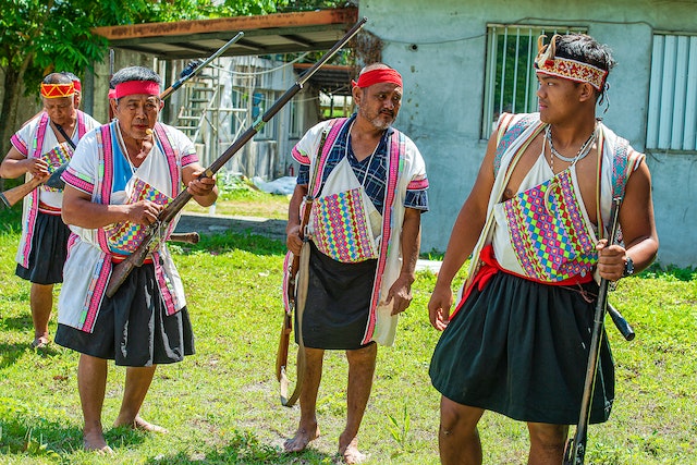 5 Senjata Tradisional Sumatera Barat Terpopuler dan Kegunaannya