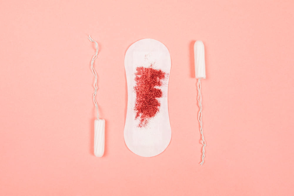 sanitary towel with glitter tampons 1