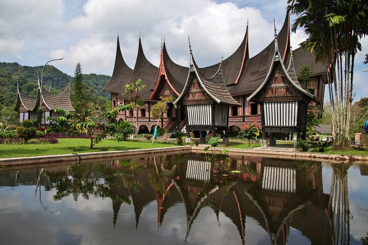 Rumah adat Sumatera Barat