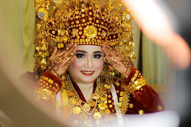 Pakaian Adat Pengantin Perempuan 