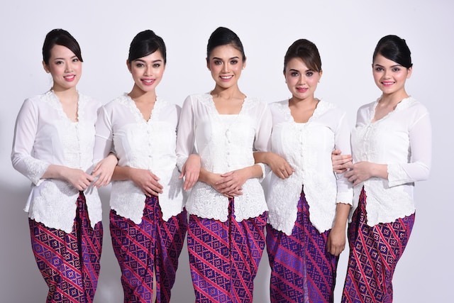 Pakaian Adat Kebaya