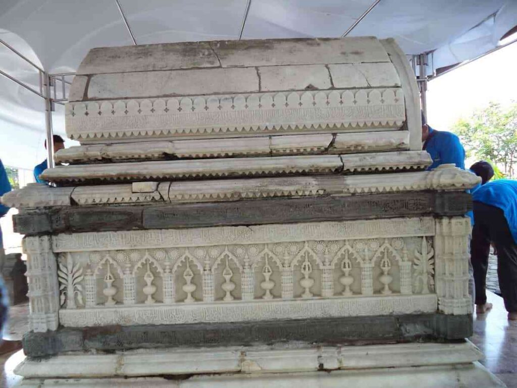3. Makam dari Sultanah Nahrasiyah