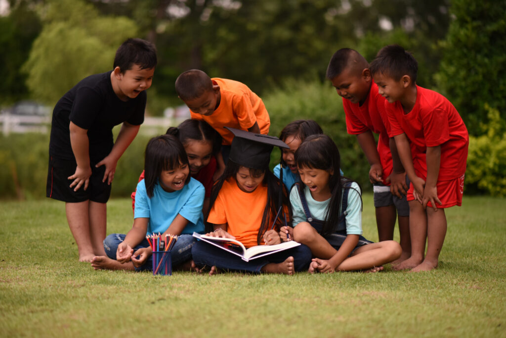 Anak-Anak Sedang Belajar