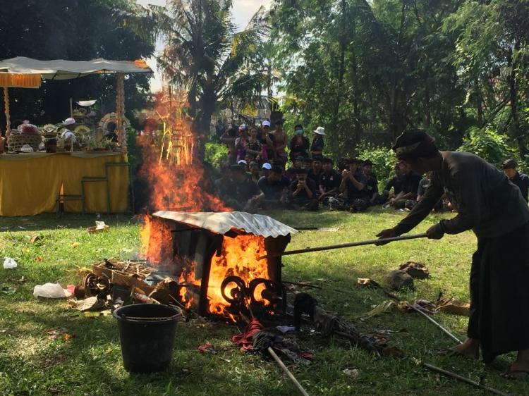 Proses Pembakaran Jenazah 