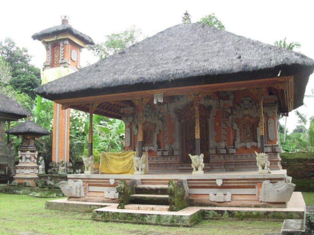 Bale Manten di Rumah Adat Bali  