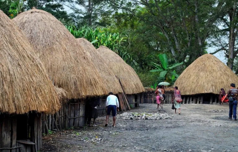 Rumah adat Tsyem khusus untuk keluarga 