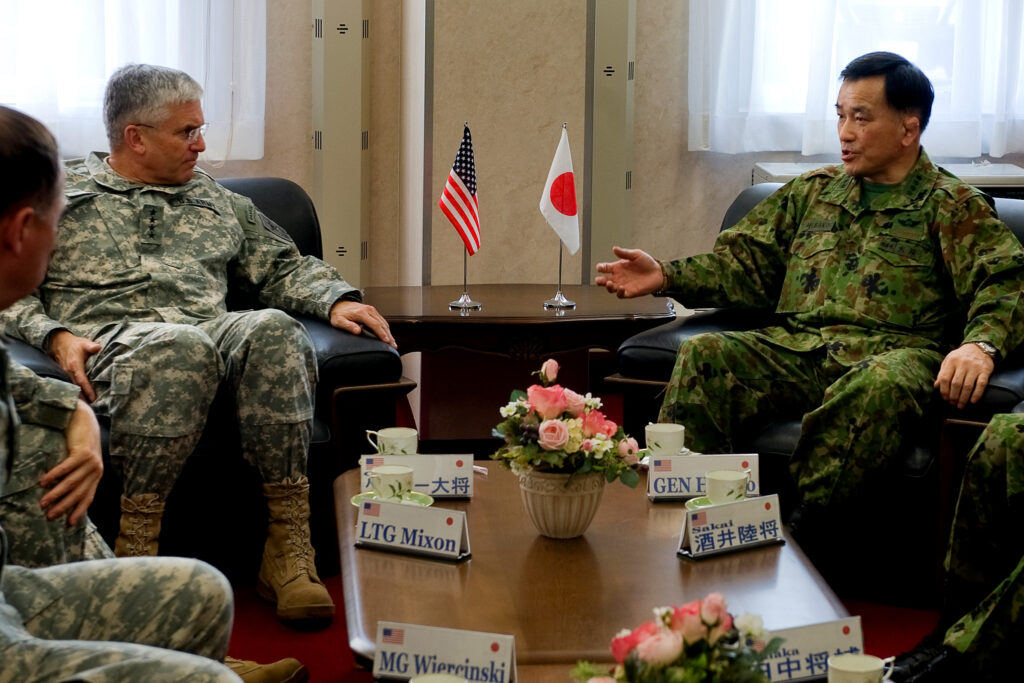 Tentara Jepang bertemu Tentara Amerika