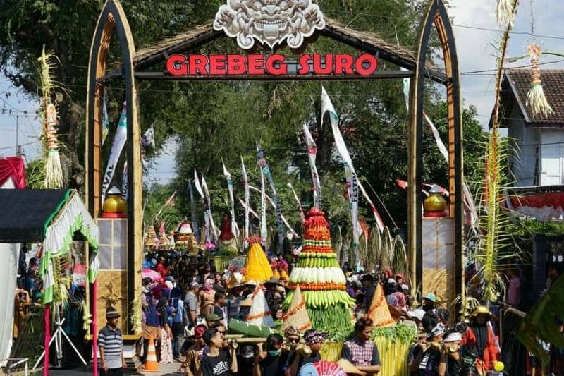 Grebeg Suro 