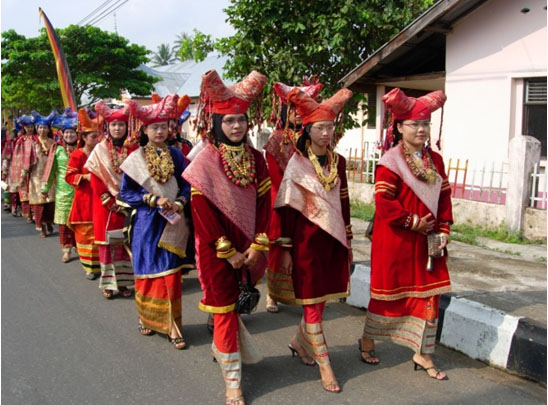 8. Lambak atau Sarung