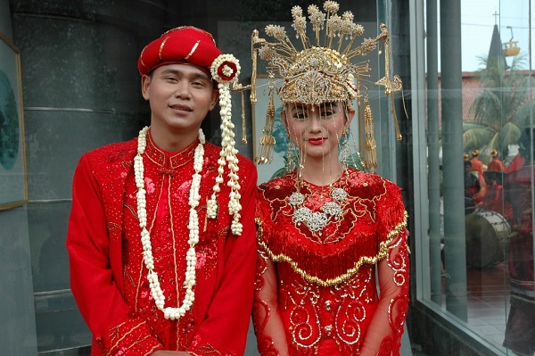 9. Pakaian Pengantin Betawi