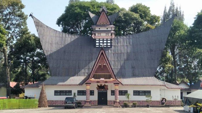 Rumah Adat Pakpak  