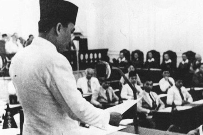 Ir. Soekarno sebagai ketua Panitia Sembilan 