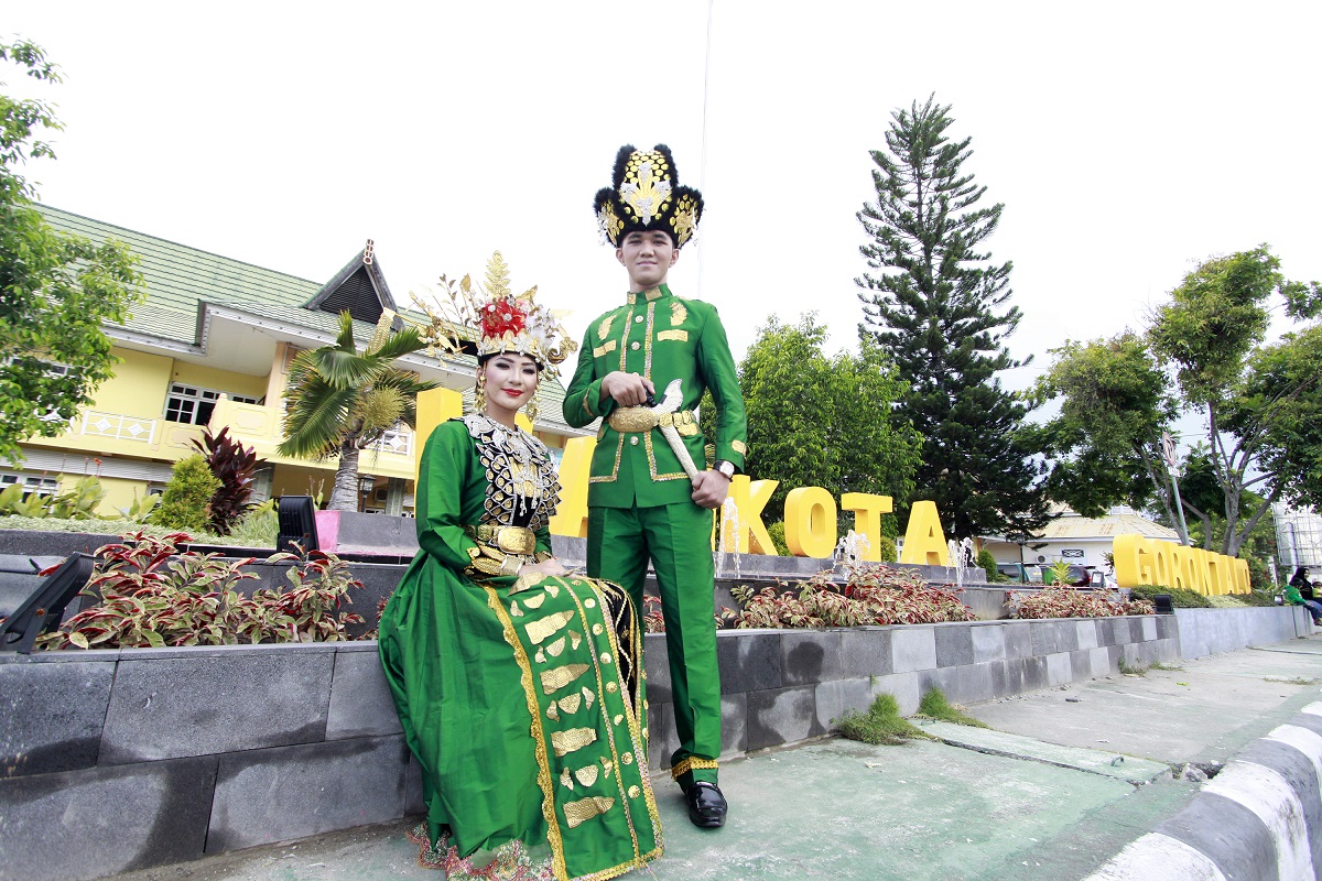 5 Pakaian Adat Gorontalo, Makna, Jenis, Keunikan, dan Aksesorisnya