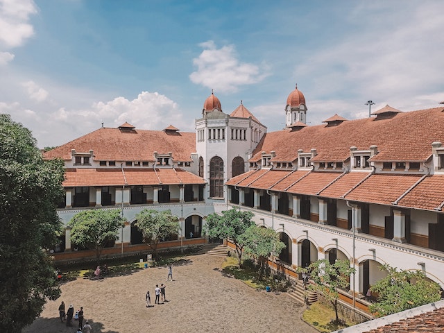 Menelusuri Sejarah Lawang Sewu Semarang dan Misterinya