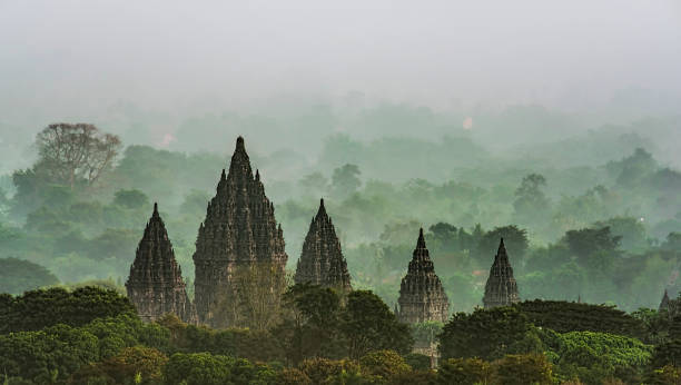 Sejarah Candi Prambanan: Latar Belakang dan Legendanya