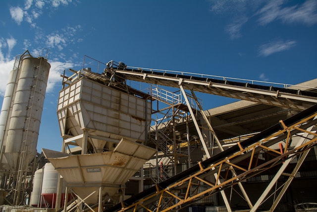 Mari Mengenal 10 Daerah Penghasil Minyak di Indonesia