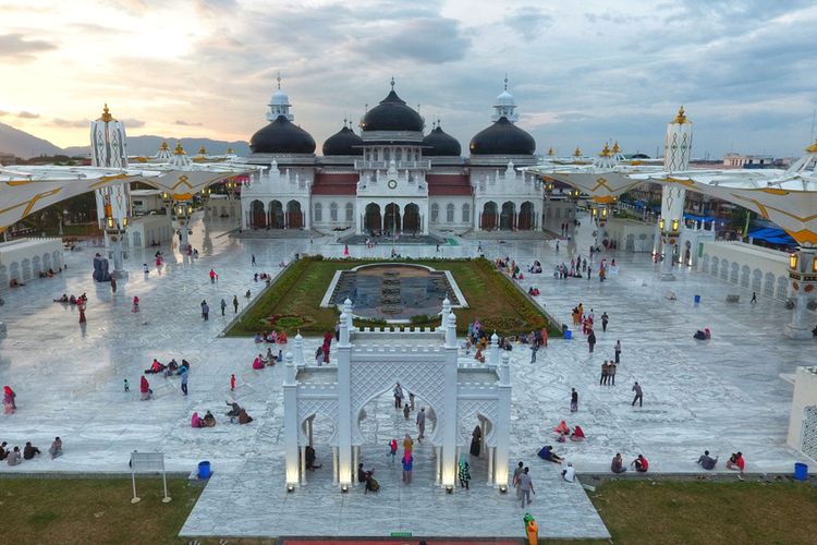 Keindahan Masjid Baiturrahman