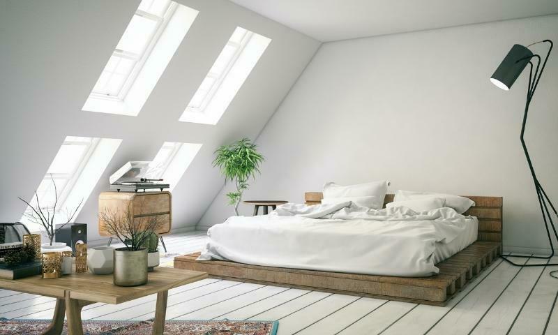 Desain kamar aesthetic loft dengan dipan pallet