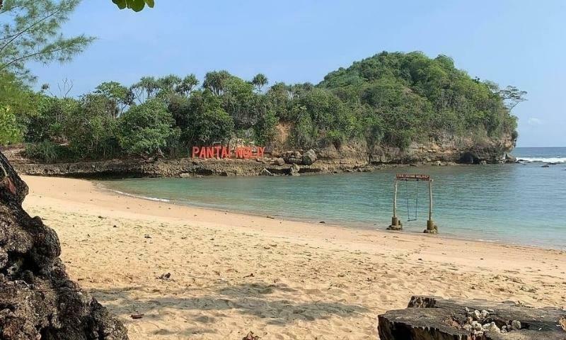 Pantai NGliyep Malang Jawa Timur