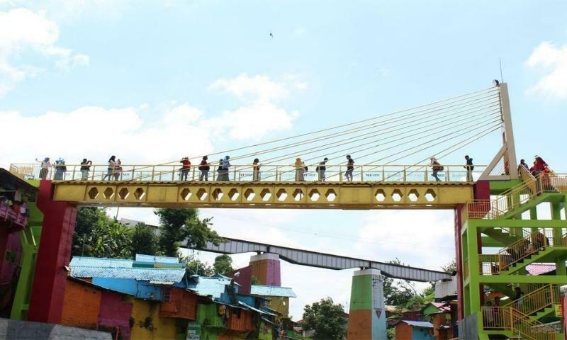 Jembatan Kaca Ngalam Indonesia