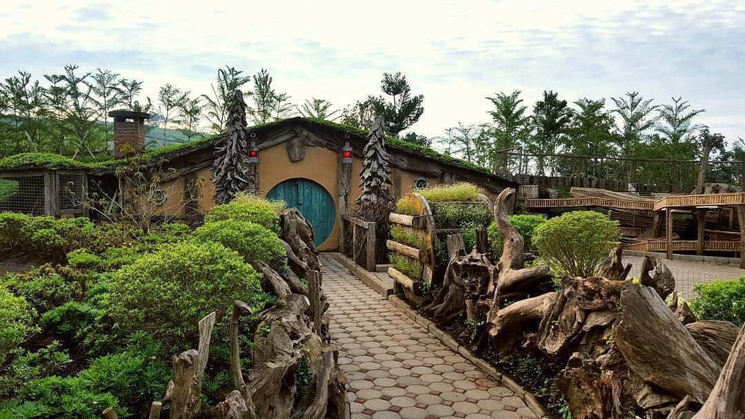 Rumah Hobbit Farmhouse Lembang