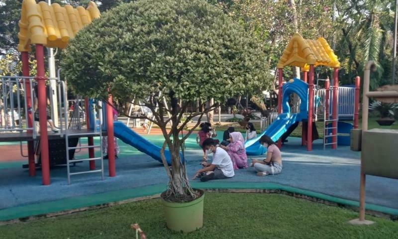 Area Bermain anak di Taman Menteng
