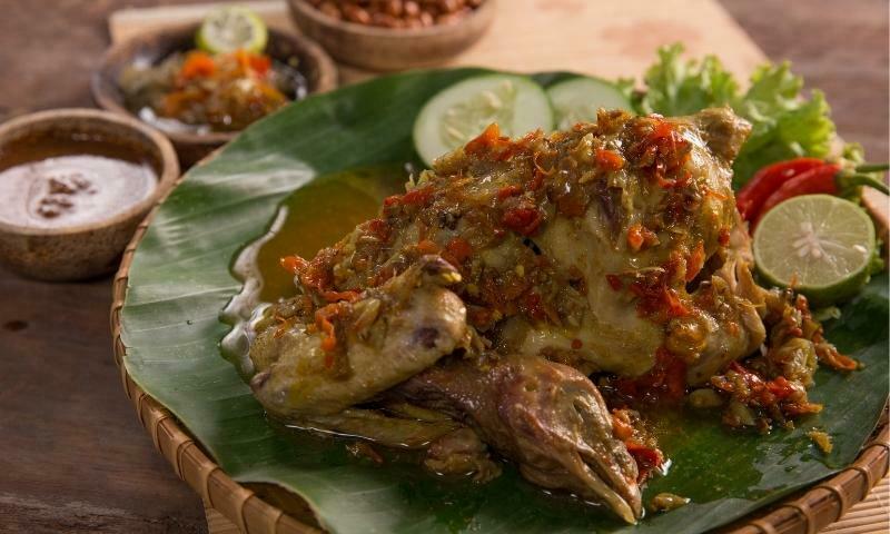 Ayam betutu - Makanan Khas Bali