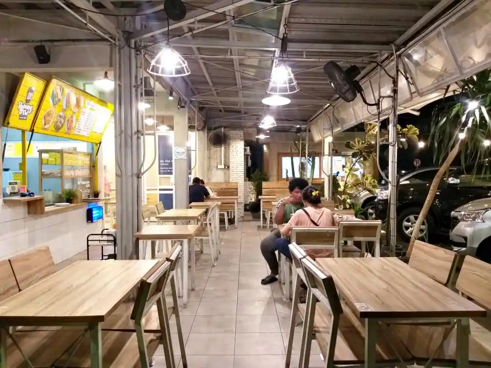 Otw Food Street Tempat nongkrong asik di Jakarta utara