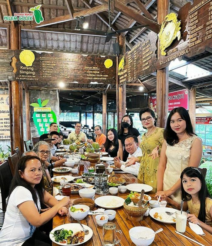 Pondok makan palem golek restoran keluarga di Jogja