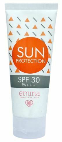 Lindungi dengan Sunscreen Emina