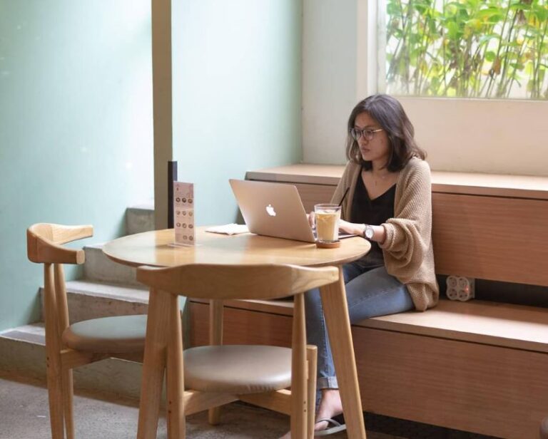 15 Pilihan Coworking Space Jakarta Yang Bisa Harian Dan Punya Private ...